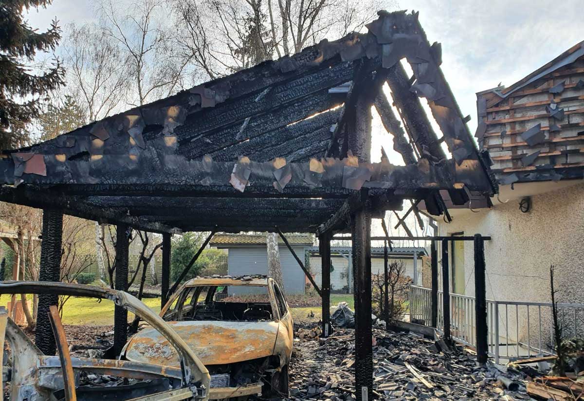 Sanierung von Brandschäden z.B. Abgebrannte Carports durch AsbesTTech Darmstadt